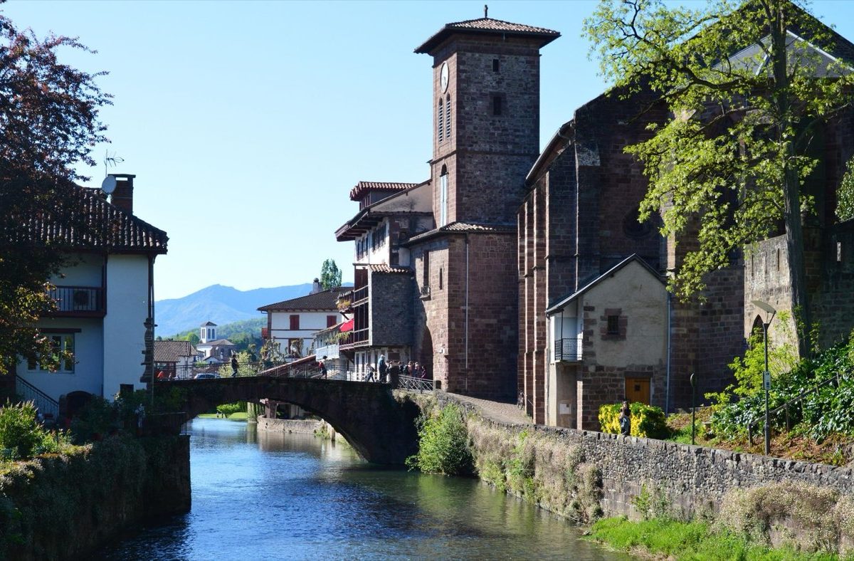 Conques : village médiéval à découvrir à pied