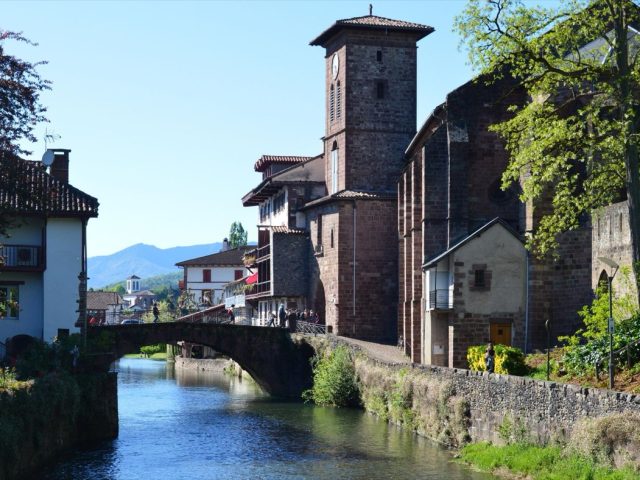 Conques : village médiéval à découvrir à pied