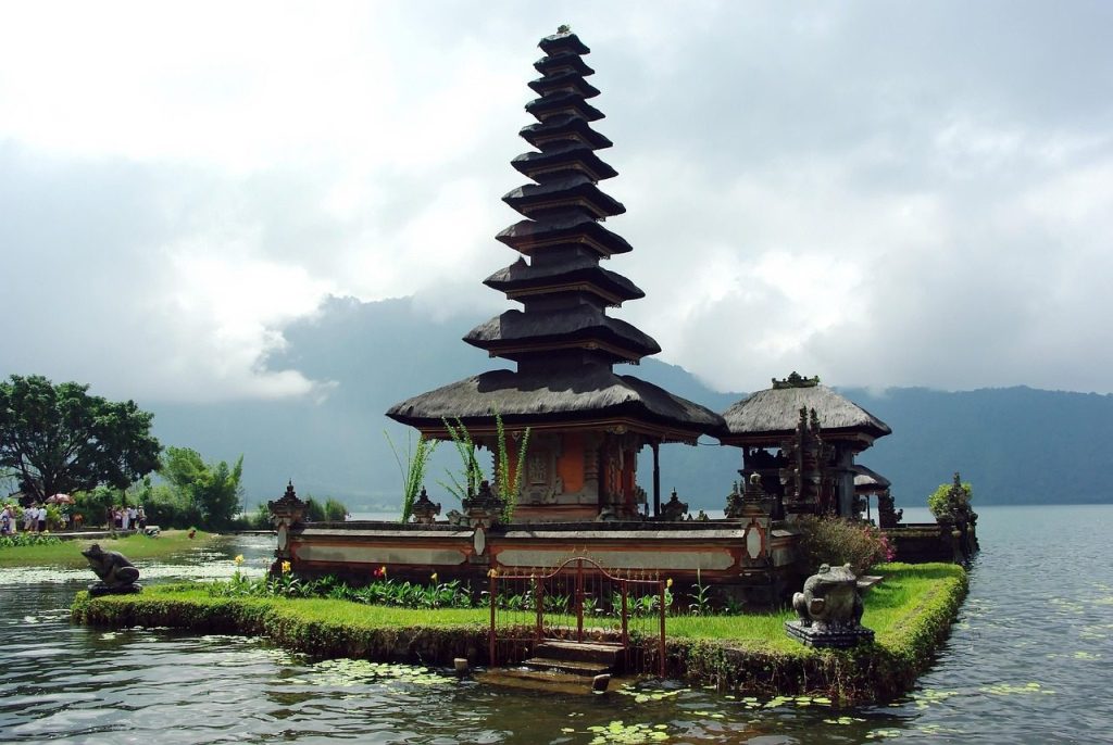 Temples de Bali : lesquels visiter et les règles à respecter