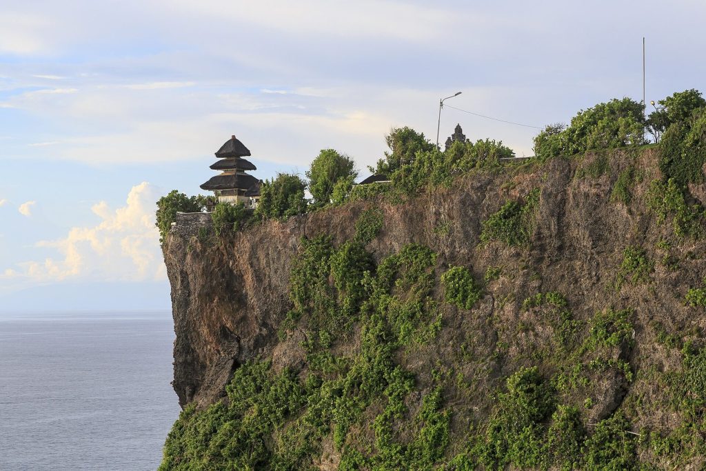 Uluwatu : le temple sur la falaise, les plages et le surf